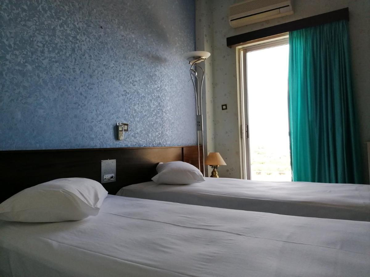 Hotel Alexandros Loutraki Exterior foto